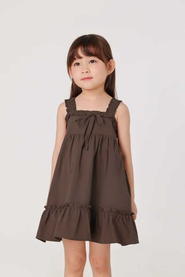 SAMANTHA SHIRRED STRAP RIBBON DRESS - MINI GIRL (BROWN)