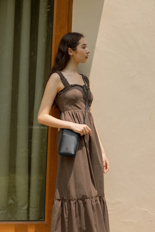 SAMANTHA PADDED SHIRRED STRAP RIBBON MAXI DRESS (BROWN)