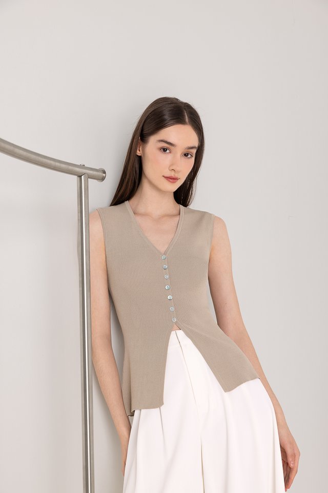 NOELLE SHELL BUTTON LONGLINE KNIT TOP (TAUPE)
