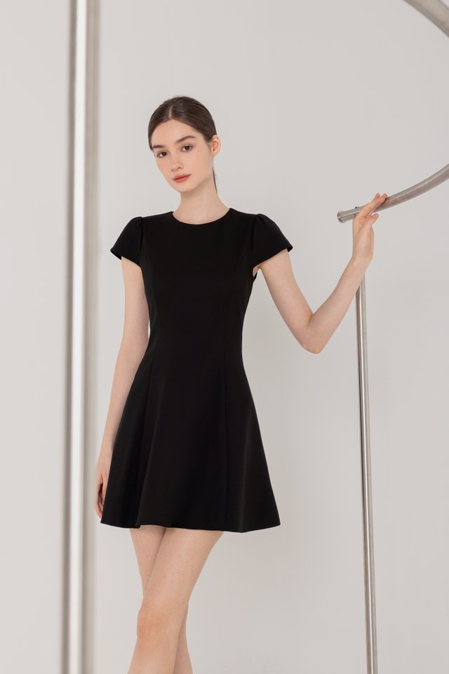 CYNTHIA PADDED CAP SLEEVE DRESS (BLACK)