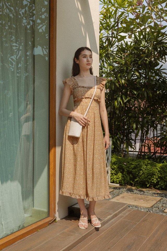 DAISIES PADDED RUCHED RUFFLE SLEEVE MIDAXI DRESS