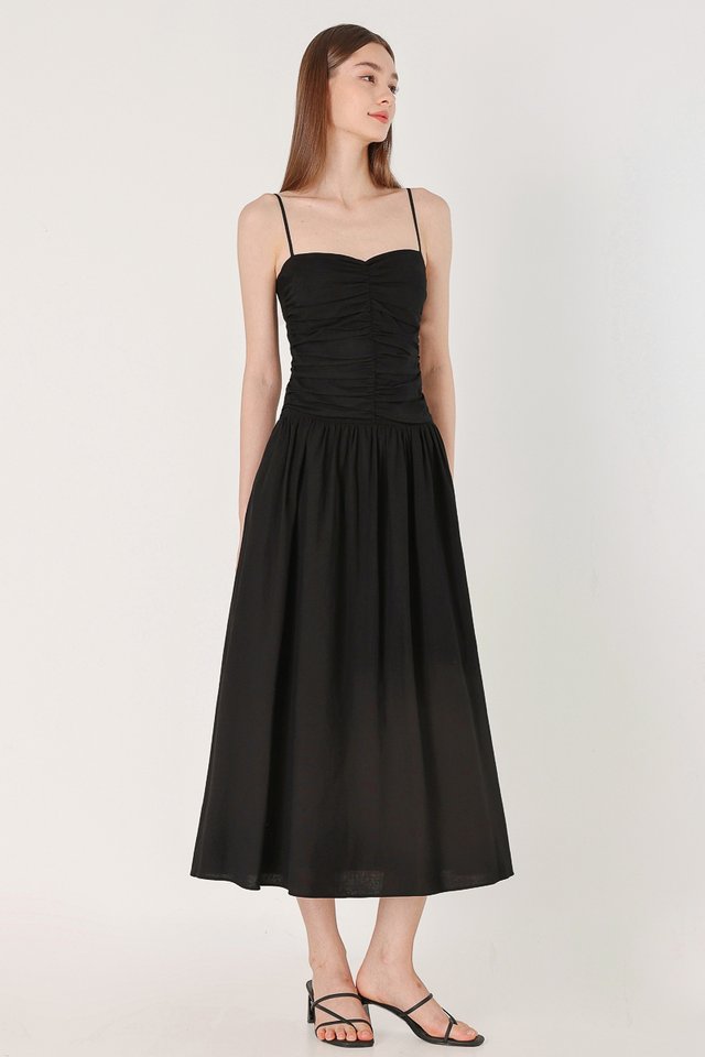 WHITLEY PADDED LINEN RUCHED LOW WAIST MIDAXI DRESS (BLACK)