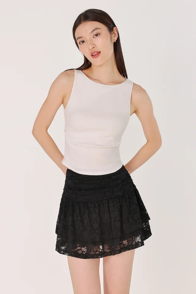 ERIS PADDED BOAT NECK SIDE RUCHED RIBBED TOP (WHITE)