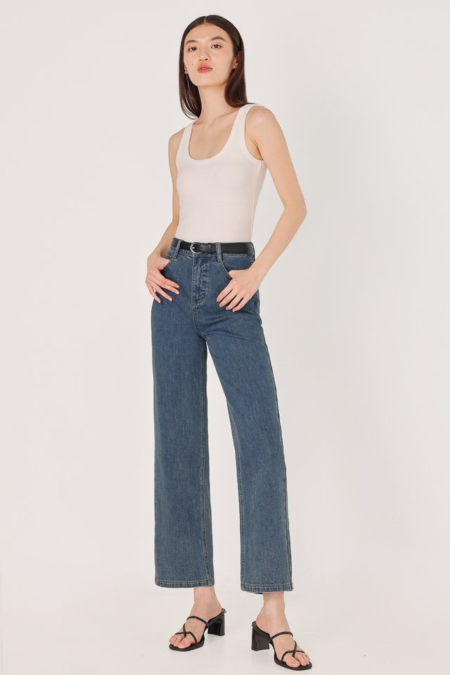 CAPTIVATE BELTED STRAIGHT LEG STRETCHY DENIM JEANS - PETITE