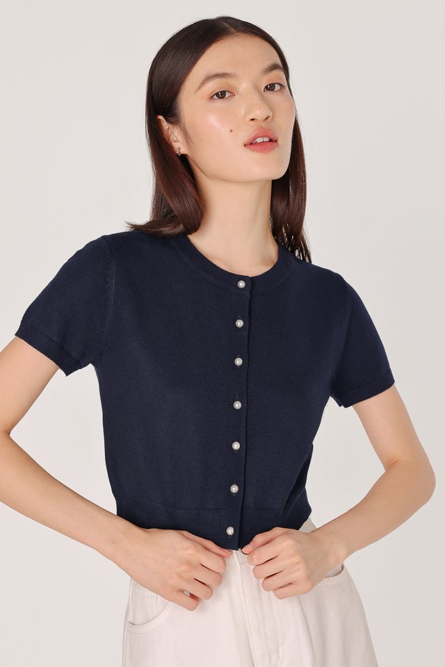 ASHLYN PEARL BUTTON KNIT TOP (NAVY)