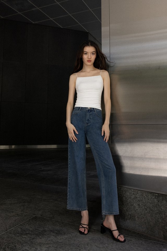 CAPTIVATE BELTED STRAIGHT LEG STRETCHY DENIM JEANS - REGULAR
