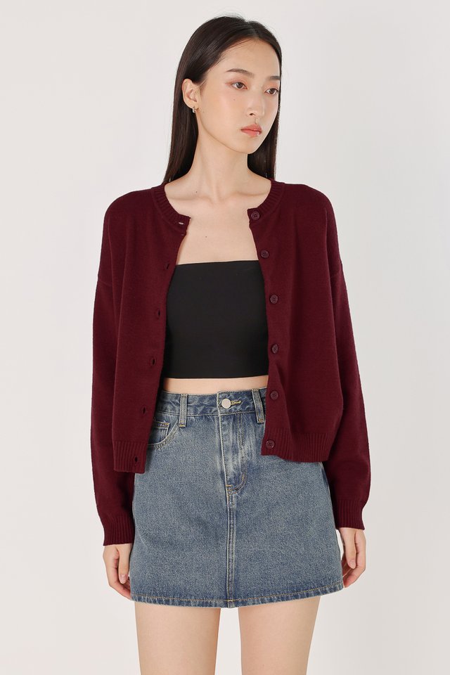 LENNON CREW NECK BUTTON KNIT CARDIGAN (RED)