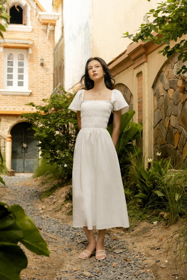 CASSAN PADDED LINEN RUCHED TUBE MIDAXI DRESS (WHITE)