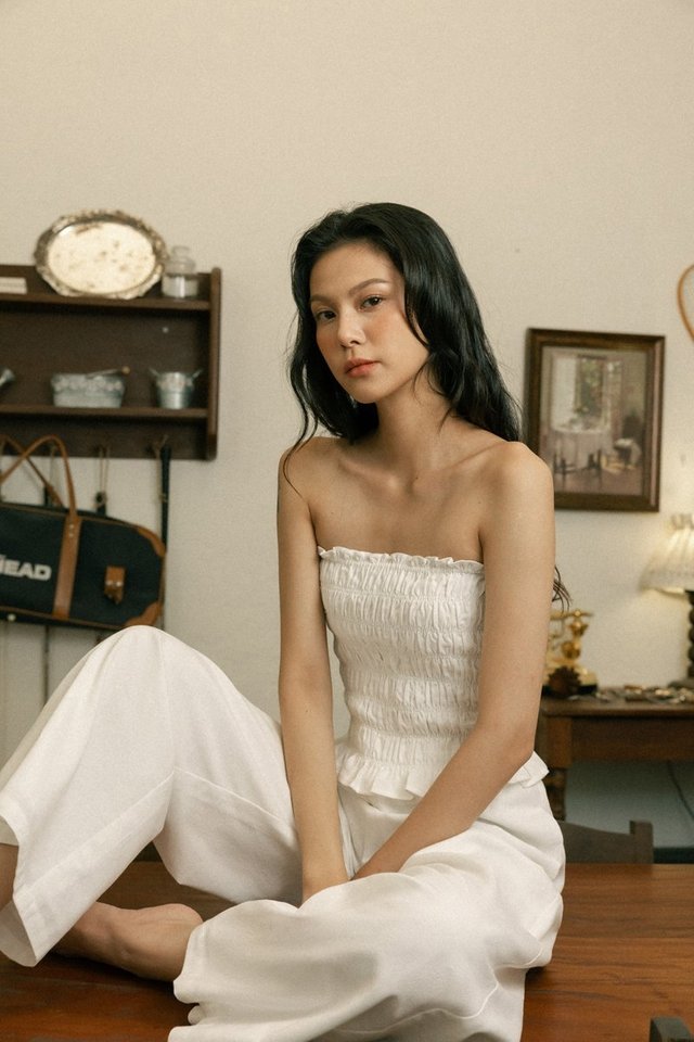 SADIE PADDED LINEN SMOCKED TUBE TOP (WHITE)
