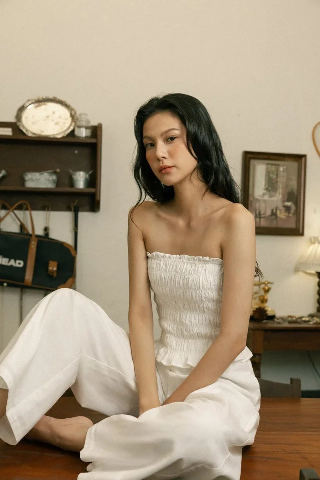 SADIE PADDED LINEN SMOCKED TUBE TOP (WHITE)