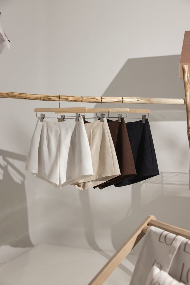 MIRELLE LINEN SLANT HEM SHORTS (WHITE)