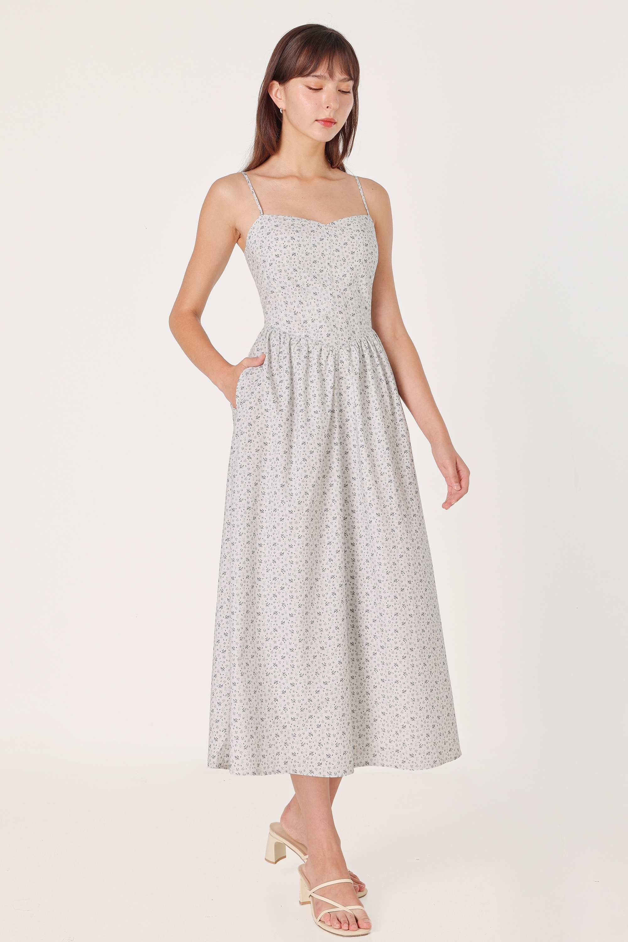 CHARLAYNE PADDED LINEN V-NECK PANELLED MIDAXI DRESS (BLUE FLORAL