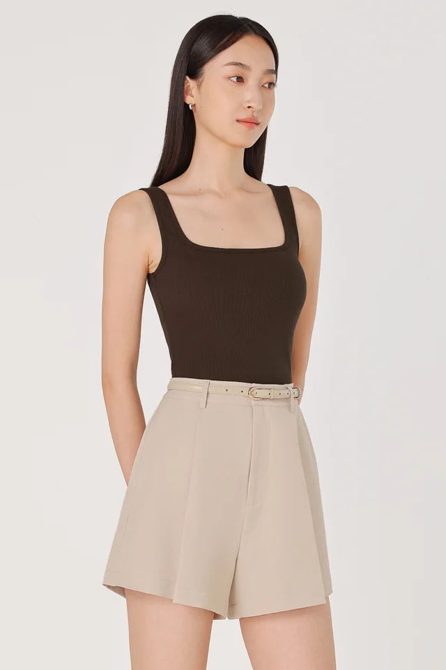 PEYTON PLEATED SLANT HEM SHORTS (OAT)