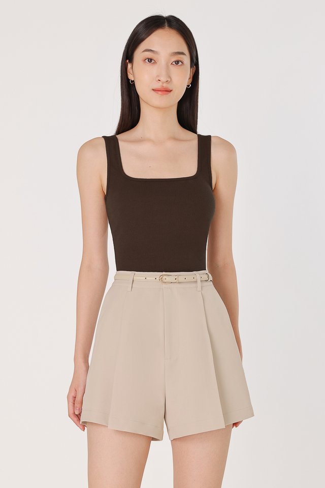PEYTON PLEATED SLANT HEM SHORTS (OAT)
