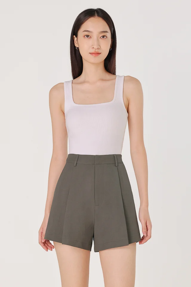 PEYTON PLEATED SLANT HEM SHORTS (GREY)