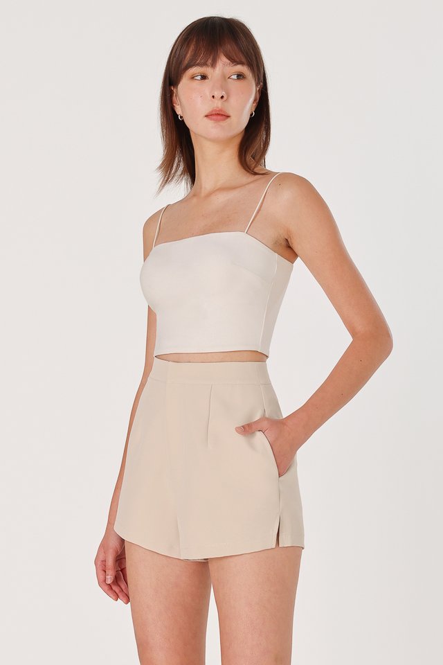 MARDEN FRONT CLASP SIDE SLIT SHORTS (OAT)