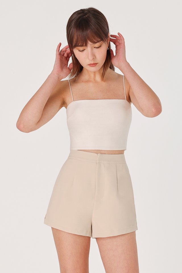 MARDEN FRONT CLASP SIDE SLIT SHORTS (OAT)