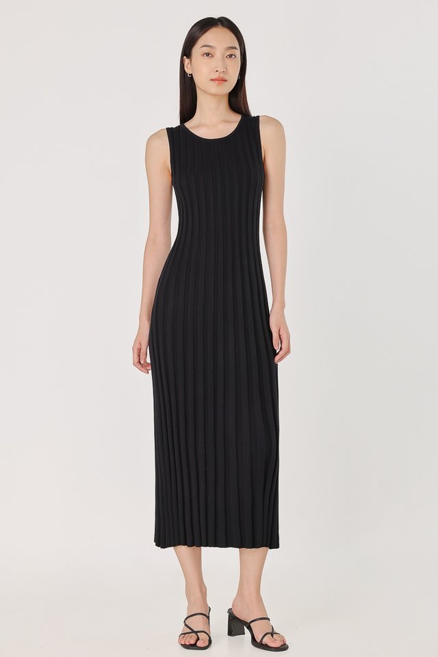 DOROTHY CREW NECK PANELLED KNIT MAXI DRESS (BLACK)