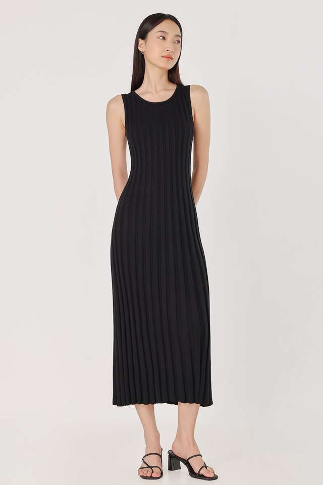 DOROTHY CREW NECK PANELLED KNIT MAXI DRESS (BLACK)