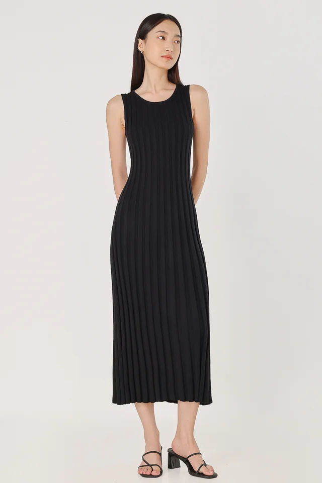 DOROTHY CREW NECK PANELLED KNIT MAXI DRESS (BLACK)