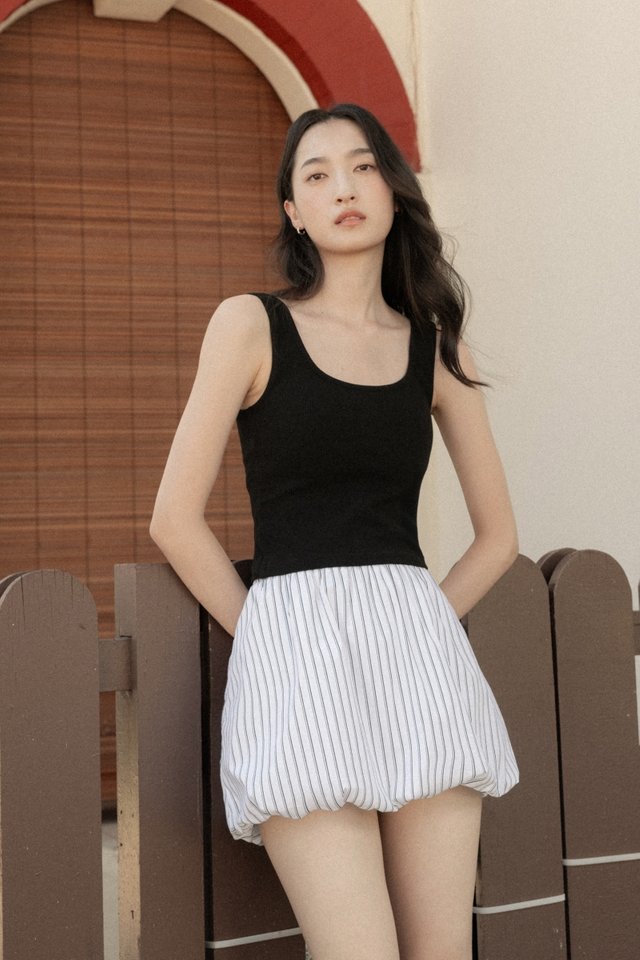ANIA BUBBLE HEM SKORTS (BLACK STRIPED)