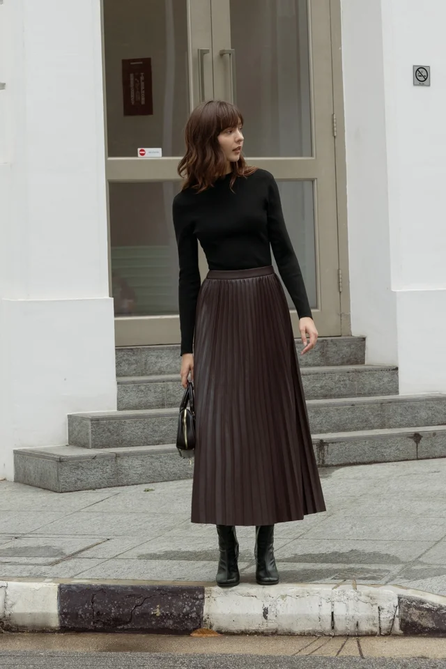 RIVERIA FAUX LEATHER PLEATED MIDAXI SKIRT (BROWN)