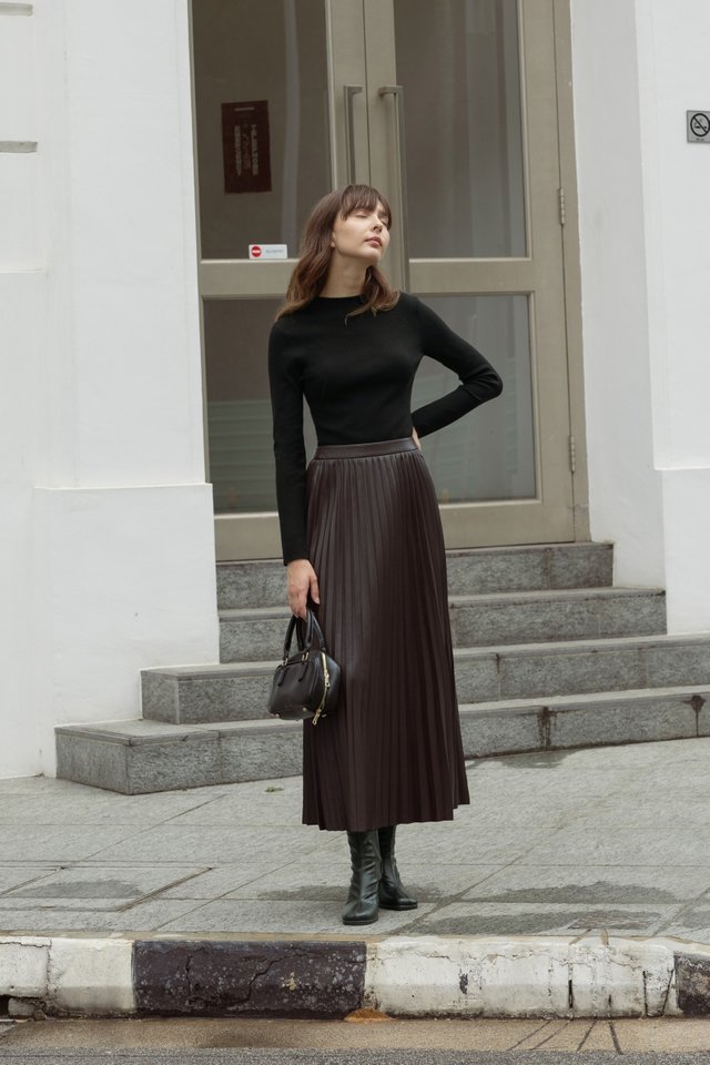 RIVERIA FAUX LEATHER PLEATED MIDAXI SKIRT (BROWN)
