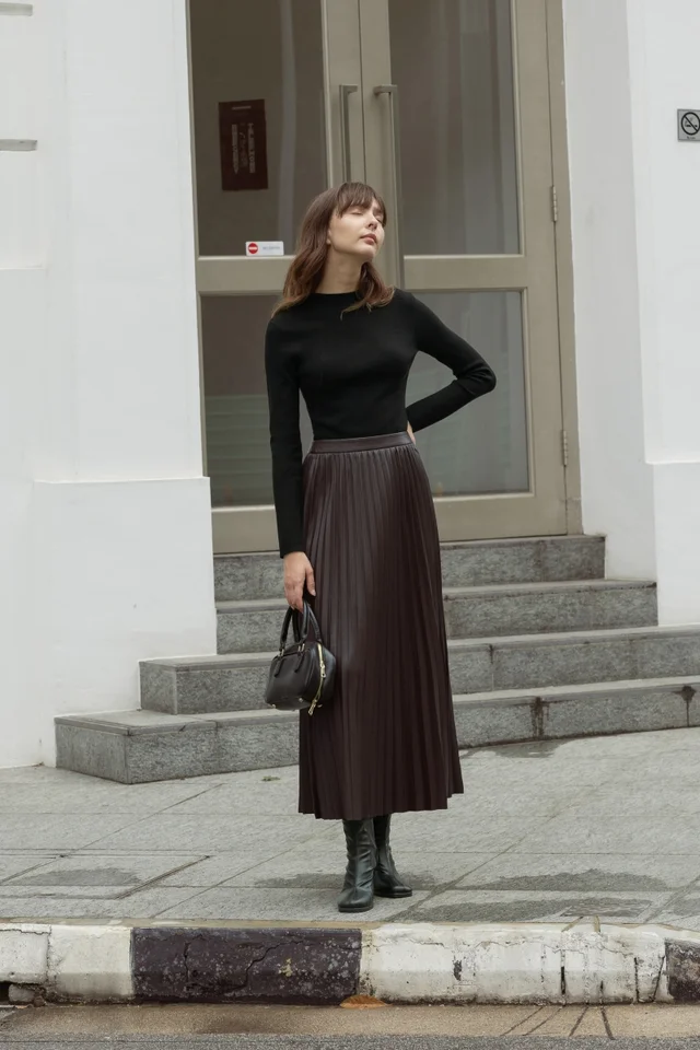 RIVERIA FAUX LEATHER PLEATED MIDAXI SKIRT (BROWN)