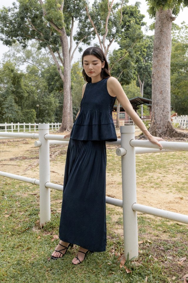 MARISSA PREMIUM PINTUCK WAIST FLARE MAXI SKIRT - REGULAR (NAVY)