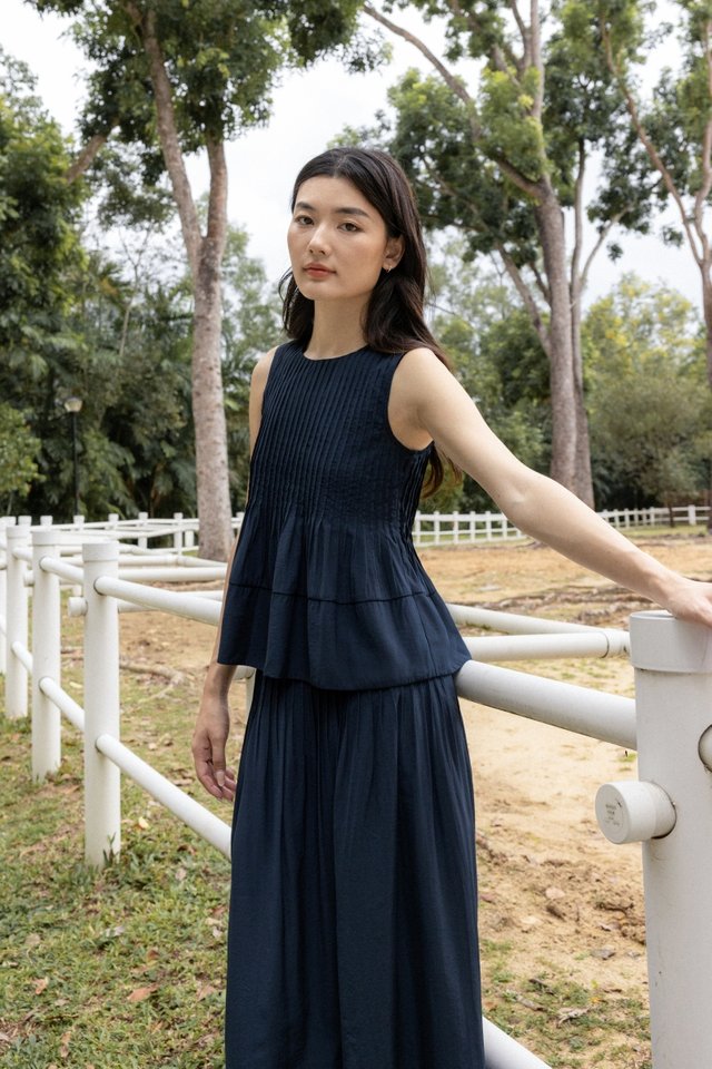 MARISSA PREMIUM PINTUCK THICK HEM TOP (NAVY)