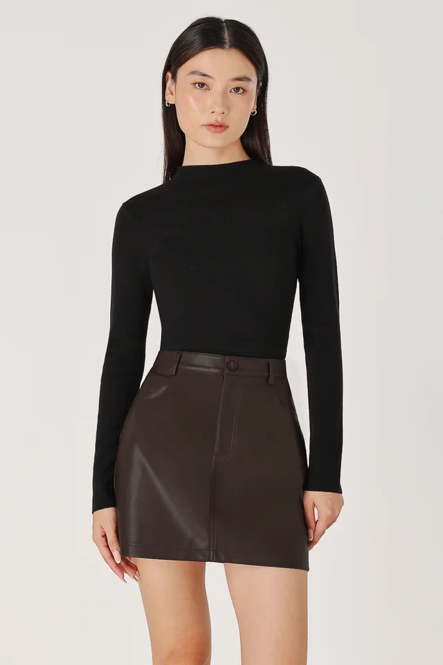 ZAILEY BASIC FAUX LEATHER SKORTS (BROWN)