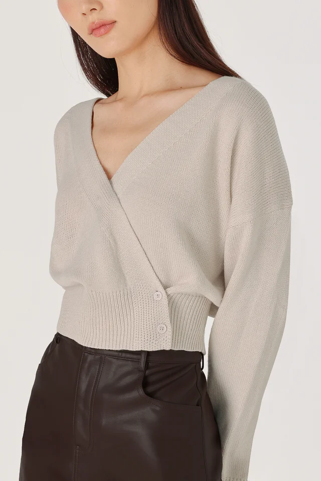 DALE WRAP BUTTON KNIT CARDIGAN TOP (OAT)