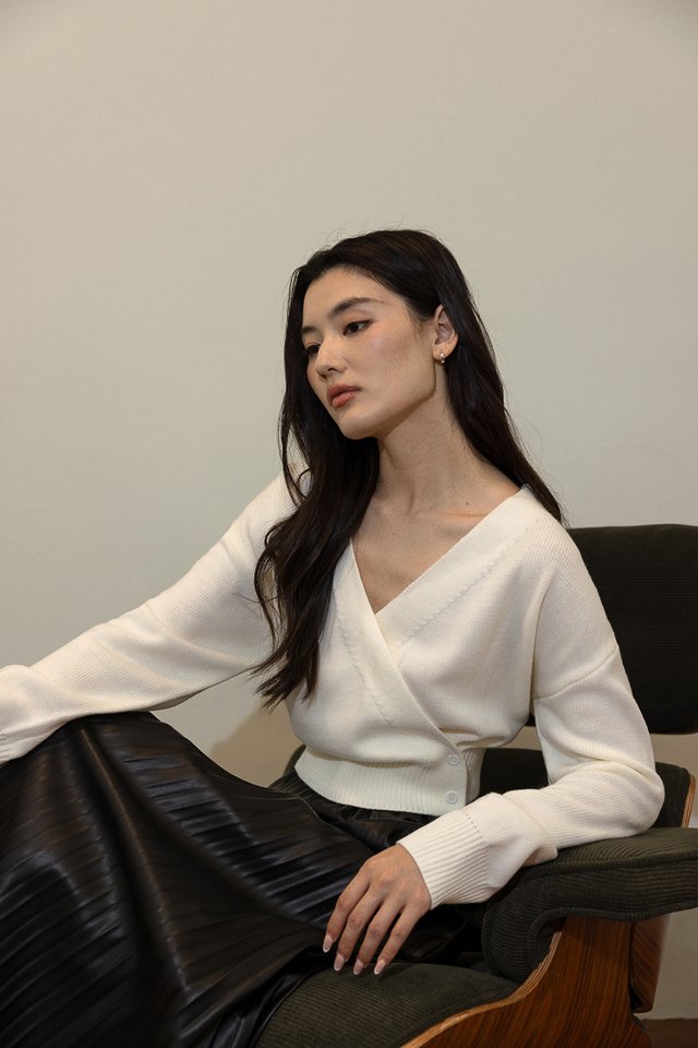 DALE WRAP BUTTON KNIT CARDIGAN TOP (OFF-WHITE)