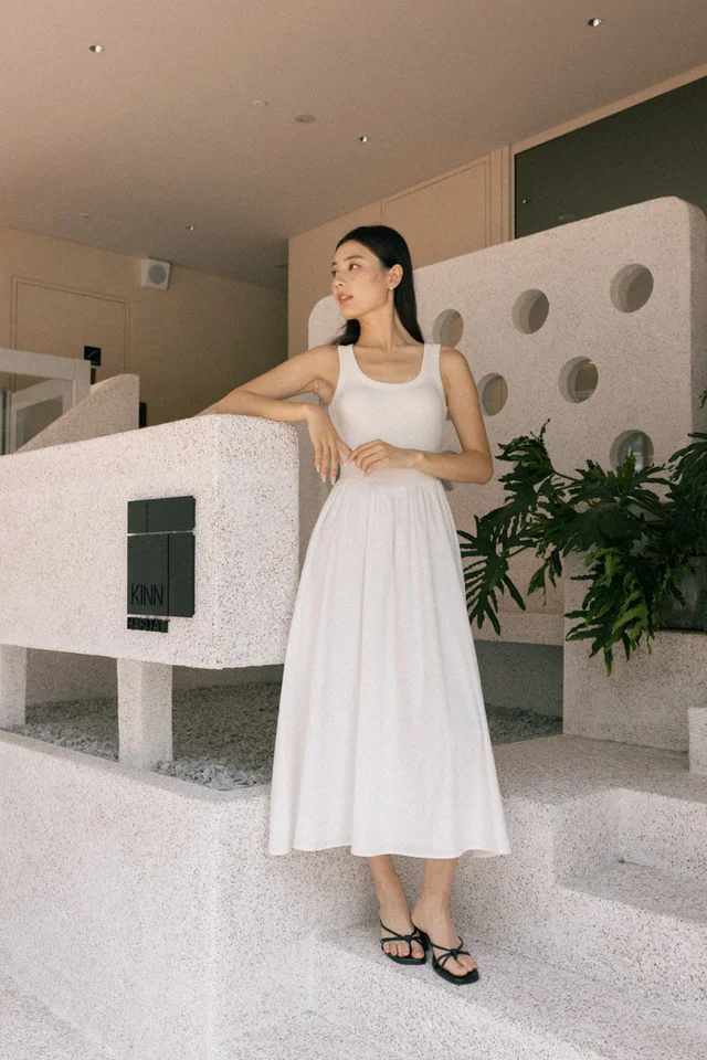 DANICE REVERSIBLE PADDED CONTRAST TANK MIDAXI DRESS (WHITE)