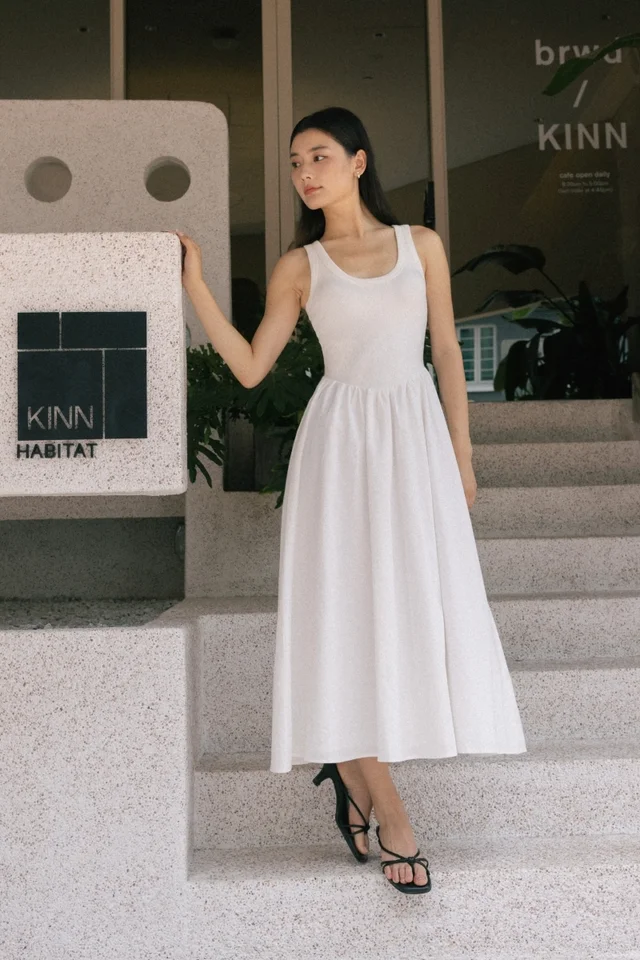 DANICE REVERSIBLE PADDED CONTRAST TANK MIDAXI DRESS (WHITE)