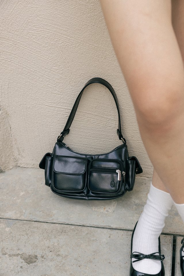 INTENTIONAL MULTI-POCKET SHOULDER BAG (BLACK)