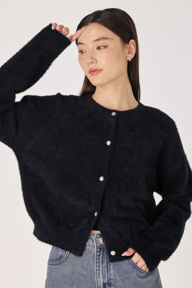 FAWN FURRY KNIT PEARL BUTTON CARDIGAN (BLACK)