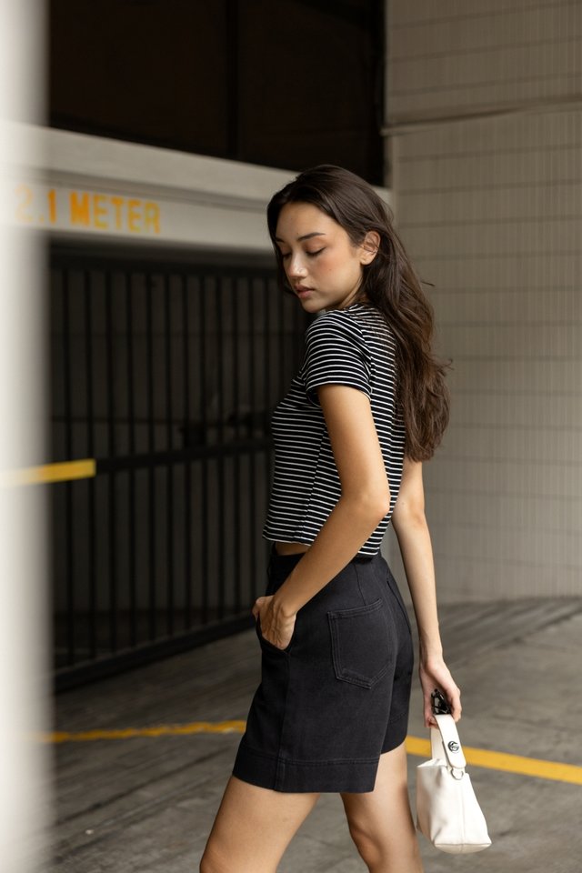 TASLYN STRIPED BASIC CREW NECK TEE (BLACK)