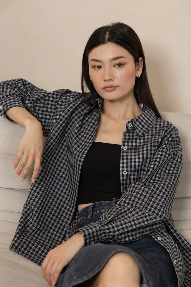 ALFIE BUTTON UP CURVED HEM SHIRT (NAVY CHECKERED)
