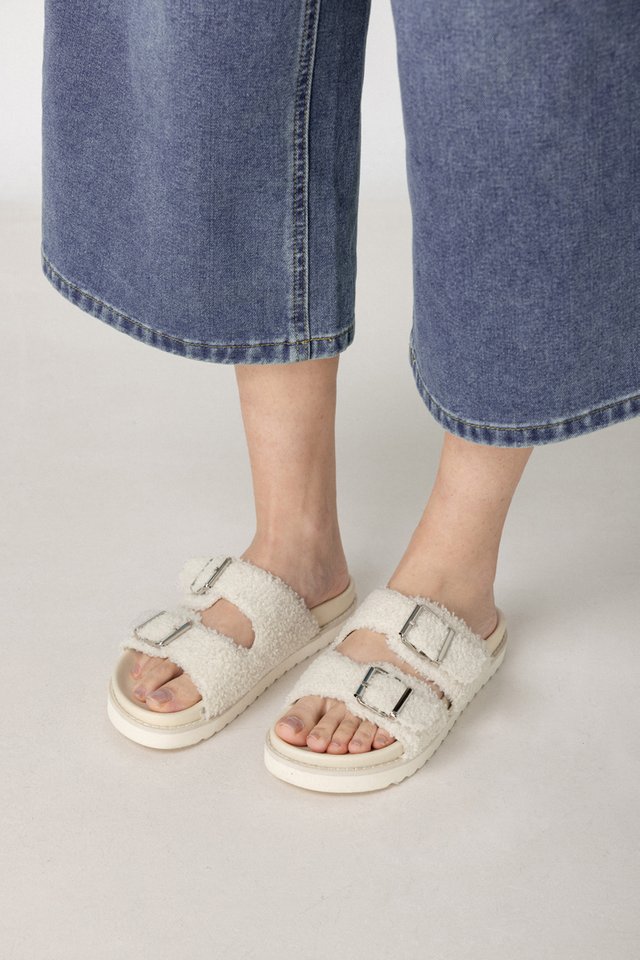 MILLY FURRY BUCKLE SANDALS (OFF-WHITE)
