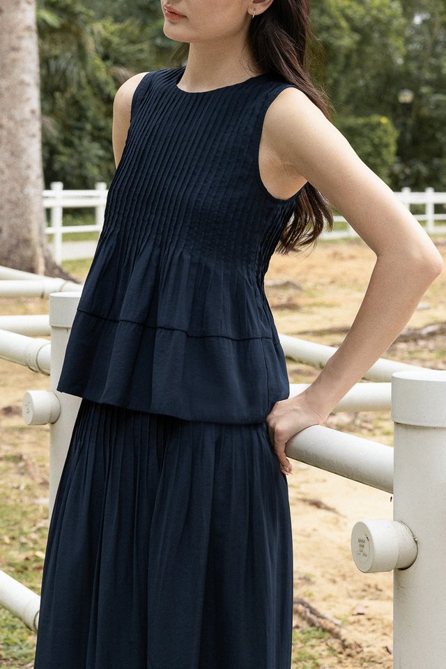 MARISSA PREMIUM PINTUCK THICK HEM TOP (NAVY)