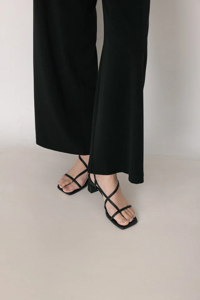 DESHELLY ASYMMETRICAL STRAP SLINGBACK HEELS (BLACK)
