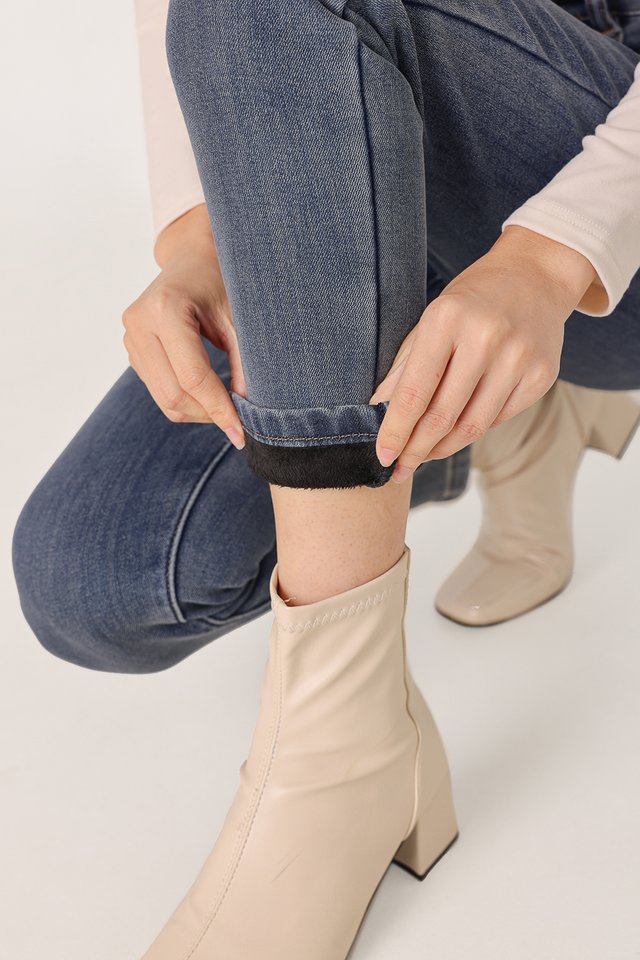 HEAT HUGGER THERMAL FLEECE SKINNY DENIM JEANS - PETITE (LIGHT WASHED)