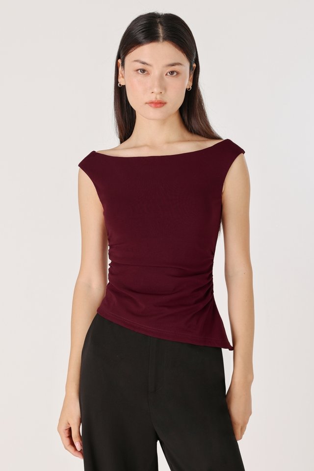 EVANGELINE PADDED BOATNECK SLANT HEM RUCHED TOP (WINE)