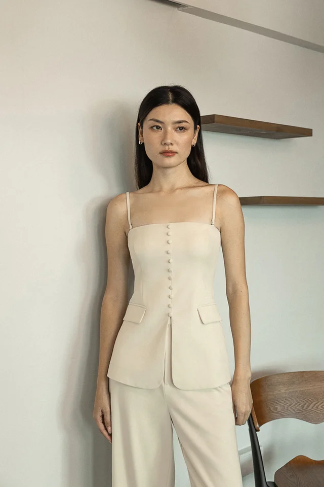 ALDA PADDED BUTTON TWO-WAY VEST TOP (OAT)