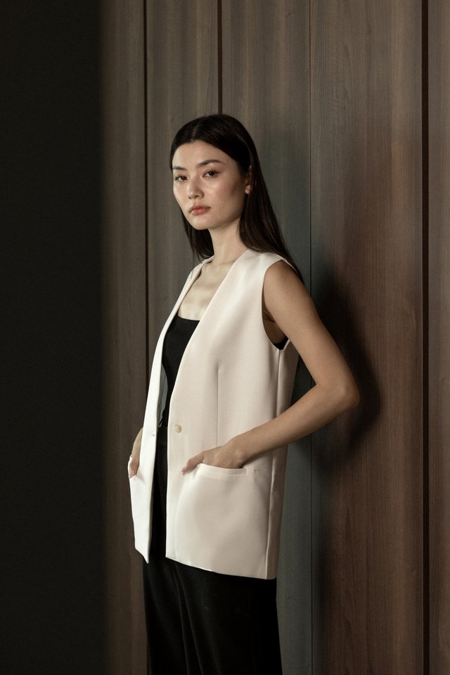 ESSIE WELT POCKET BACK SLIT VEST (WHITE)