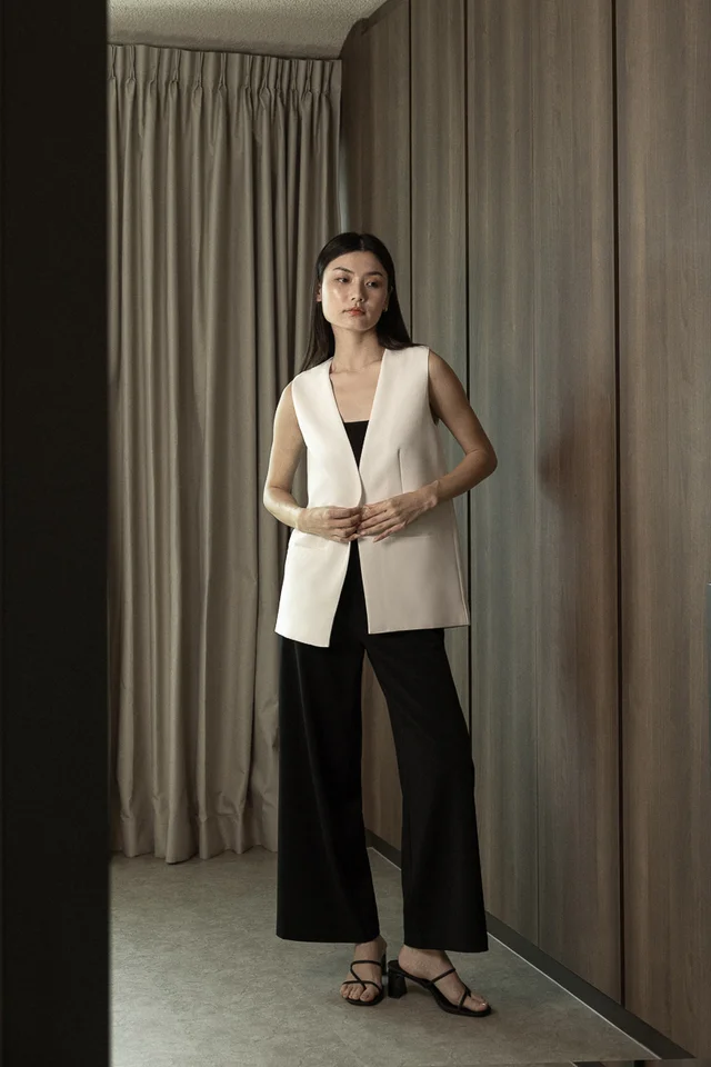 ESSIE WELT POCKET BACK SLIT VEST (WHITE)