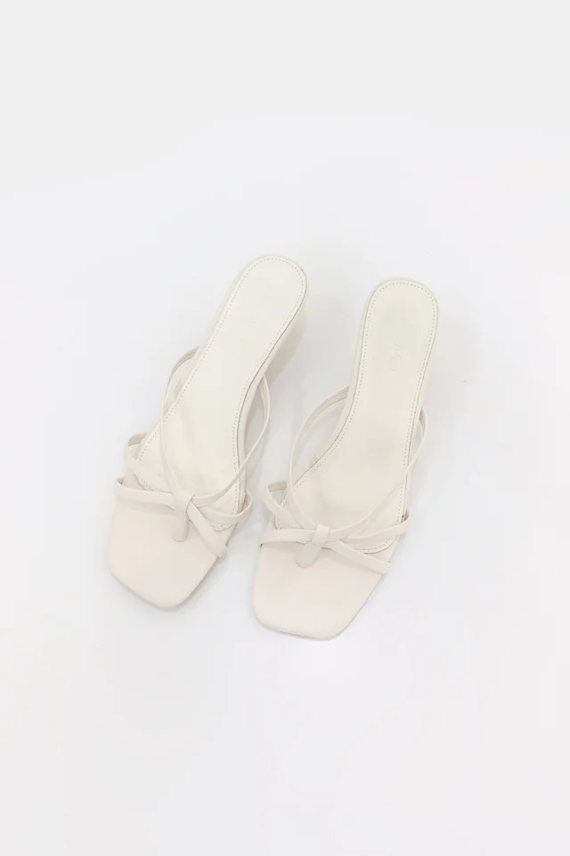 DIANE KNOT STRAP KITTEN HEELS (IVORY)