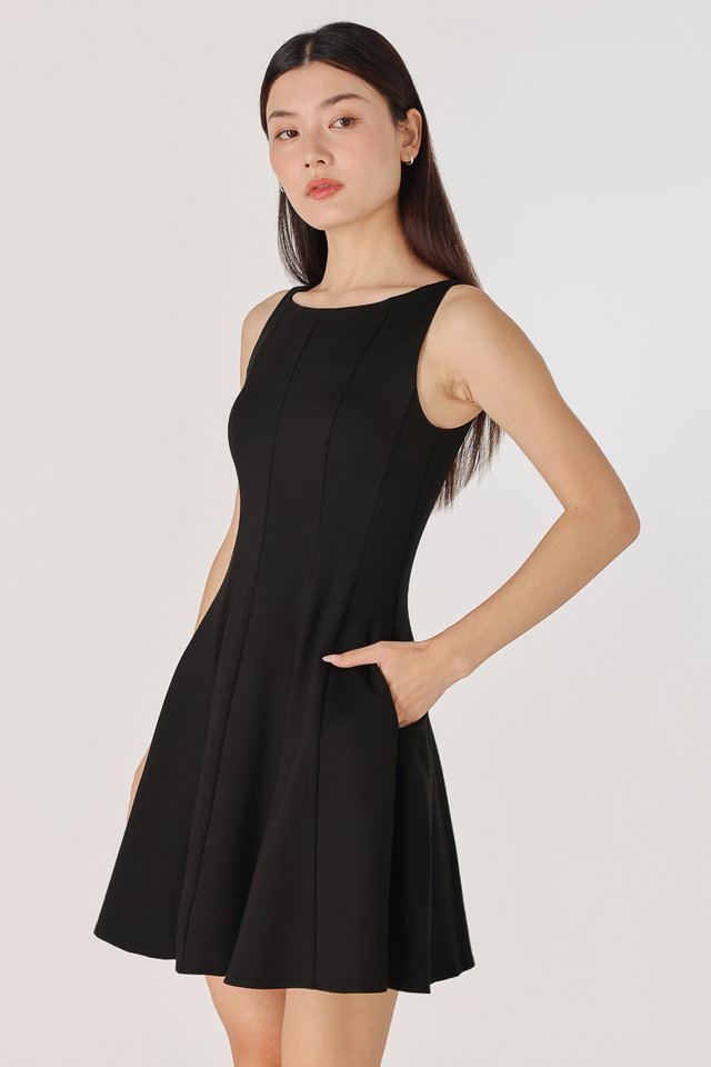 ROMANA PADDED BOATNECK PANELLED DRESS (BLACK)