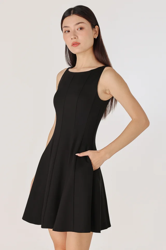 ROMANA PADDED BOATNECK PANELLED DRESS (BLACK)